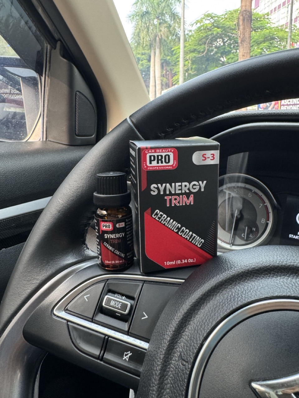 Ceramic-nhua-oto-Synergy-Trim-Coating-PRO-USA-1