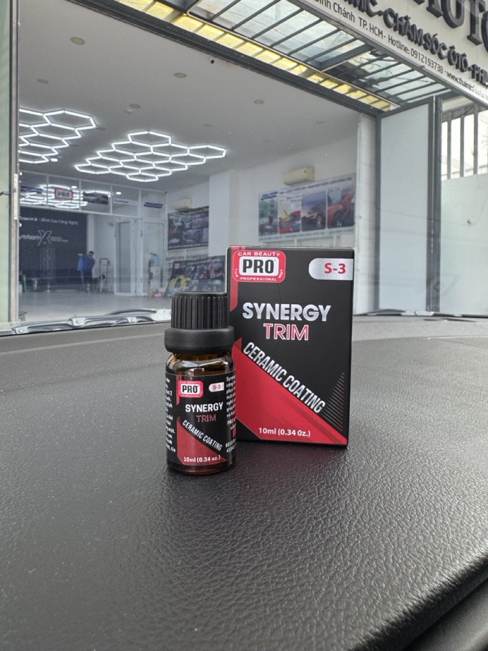 Ceramic-nhua-oto-Synergy-Trim-Coating-PRO-USA-3